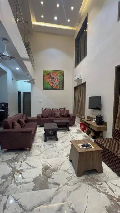 Gk Beach House 5Bhk Pvt Pool Villa Mumbai Luaran gambar